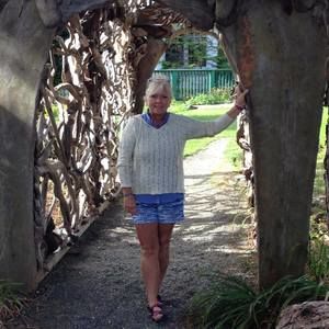 Meet your Posher, Debbie